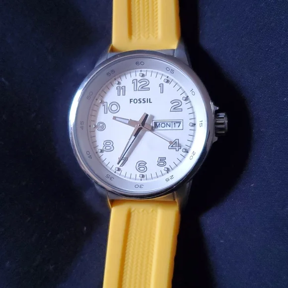 Fossil | Accessories | Womens Fossil Watch With Silicone  display picture 2